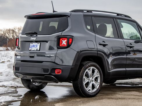 Used 2023 Jeep Renegade Limited image 15