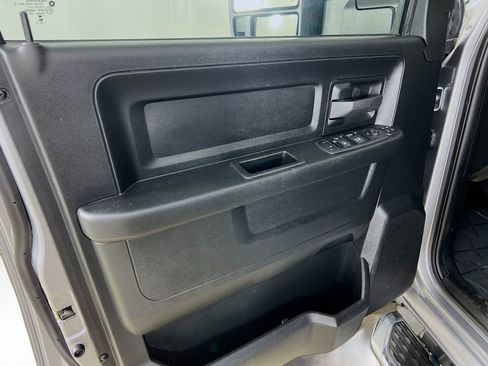 Used 2024 RAM 3500 Tradesman w/ Chrome Appearance Group image 18