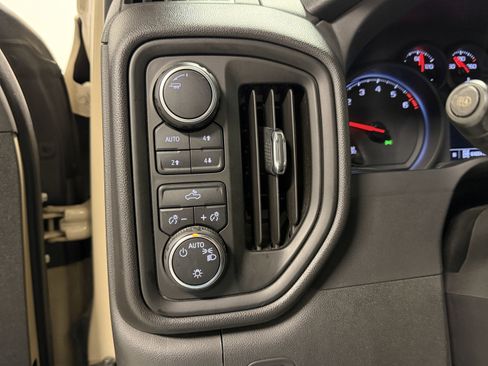 Used 2022 Chevrolet Silverado 1500 Custom Trail Boss image 15