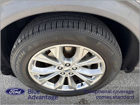 Used 2021 Ford Explorer Limited w/ Equipment Group 301A RWD image 12