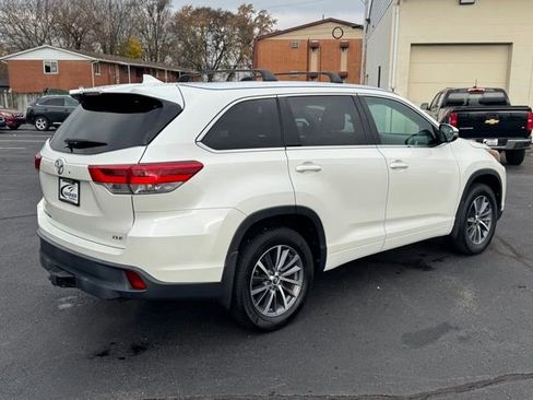 Used 2017 Toyota Highlander XLE image 8
