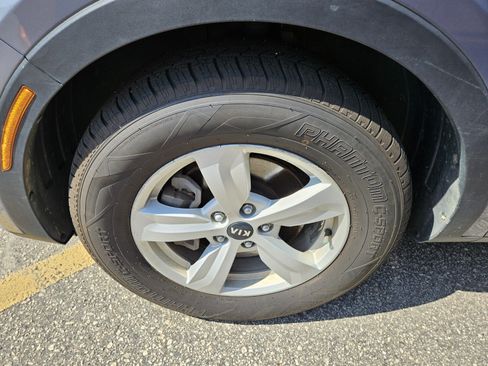 Used 2021 Kia Sorento LX FWD image 7