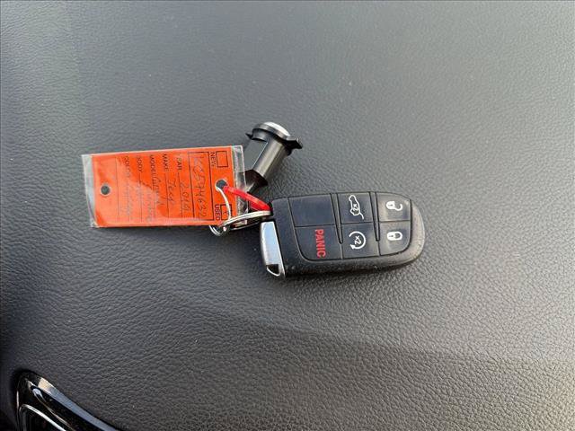 Used 2019 Jeep Grand Cherokee Altitude RWD image 9