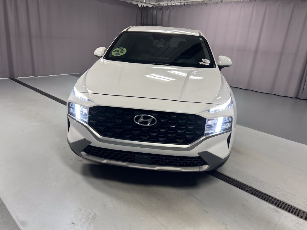 Used 2023 Hyundai Santa Fe SE FWD image 2