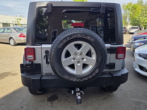 Used 2018 Jeep Wrangler Unlimited Sport S AWD/4WD image 4