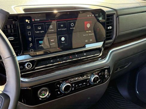 Used 2024 GMC Sierra 1500 Elevation image 45