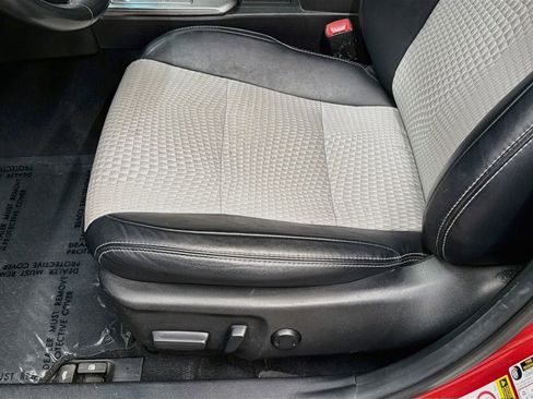 Used 2014 Toyota Camry SE FWD image 20