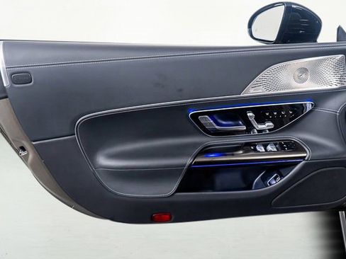 Used 2022 Mercedes-Benz SL 63 AMG 4MATIC w/ AMG Aerodynamic Package image 45