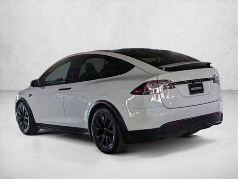 Used 2022 Tesla Model X image 8