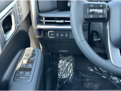 Used 2024 Hyundai Santa Fe Limited image 19