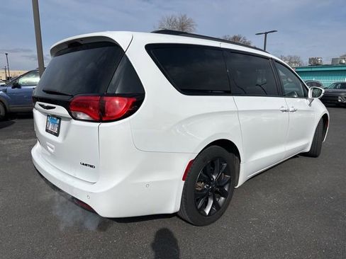 Used 2018 Chrysler Pacifica Limited w/ Advanced Safetytec Group image 5