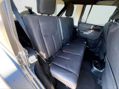 Used 2018 Jeep Wrangler Unlimited Sport S image 26