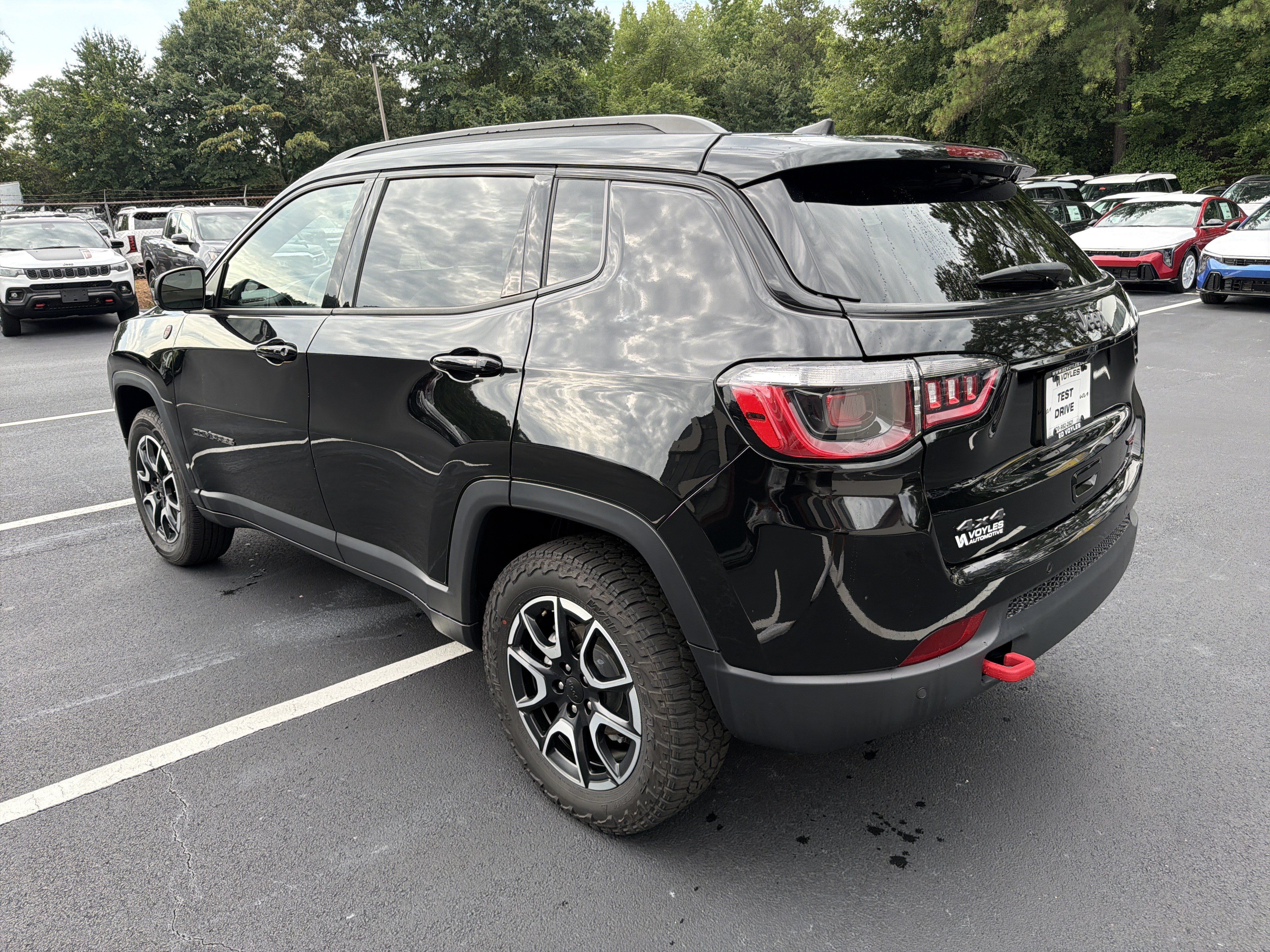 Used 2024 Jeep Compass Trailhawk AWD/4WD image 5