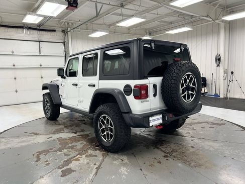 Used 2025 Jeep Wrangler Unlimited Rubicon AWD/4WD image 4