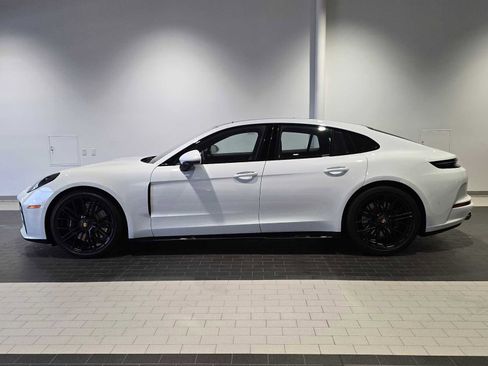 Used 2025 Porsche Panamera GTS image 2