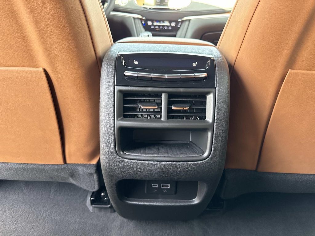 New 2026 Cadillac XT5 Premium Luxury w/ Driver Assist Package AWD/4WD image 16