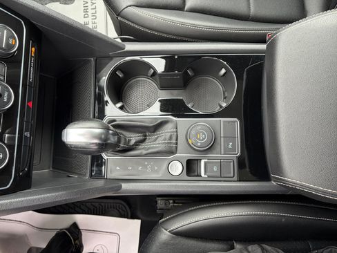 Used 2023 Volkswagen Atlas SEL R-Line AWD/4WD image 15