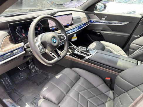 Used 2026 BMW 750e xDrive AWD/4WD image 15