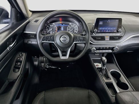 Used 2022 Nissan Altima 2.5 SV FWD image 17