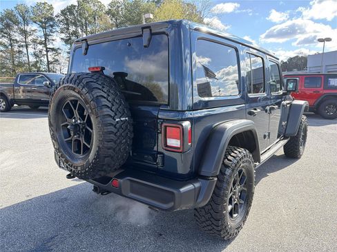 Used 2025 Jeep Wrangler Willys image 6