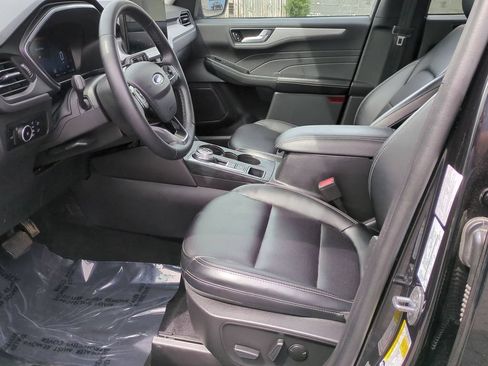 Used 2023 Ford Escape Platinum AWD/4WD image 2