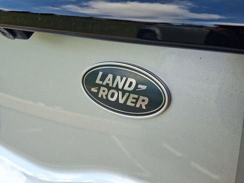 Used 2019 Land Rover Discovery Sport HSE image 30