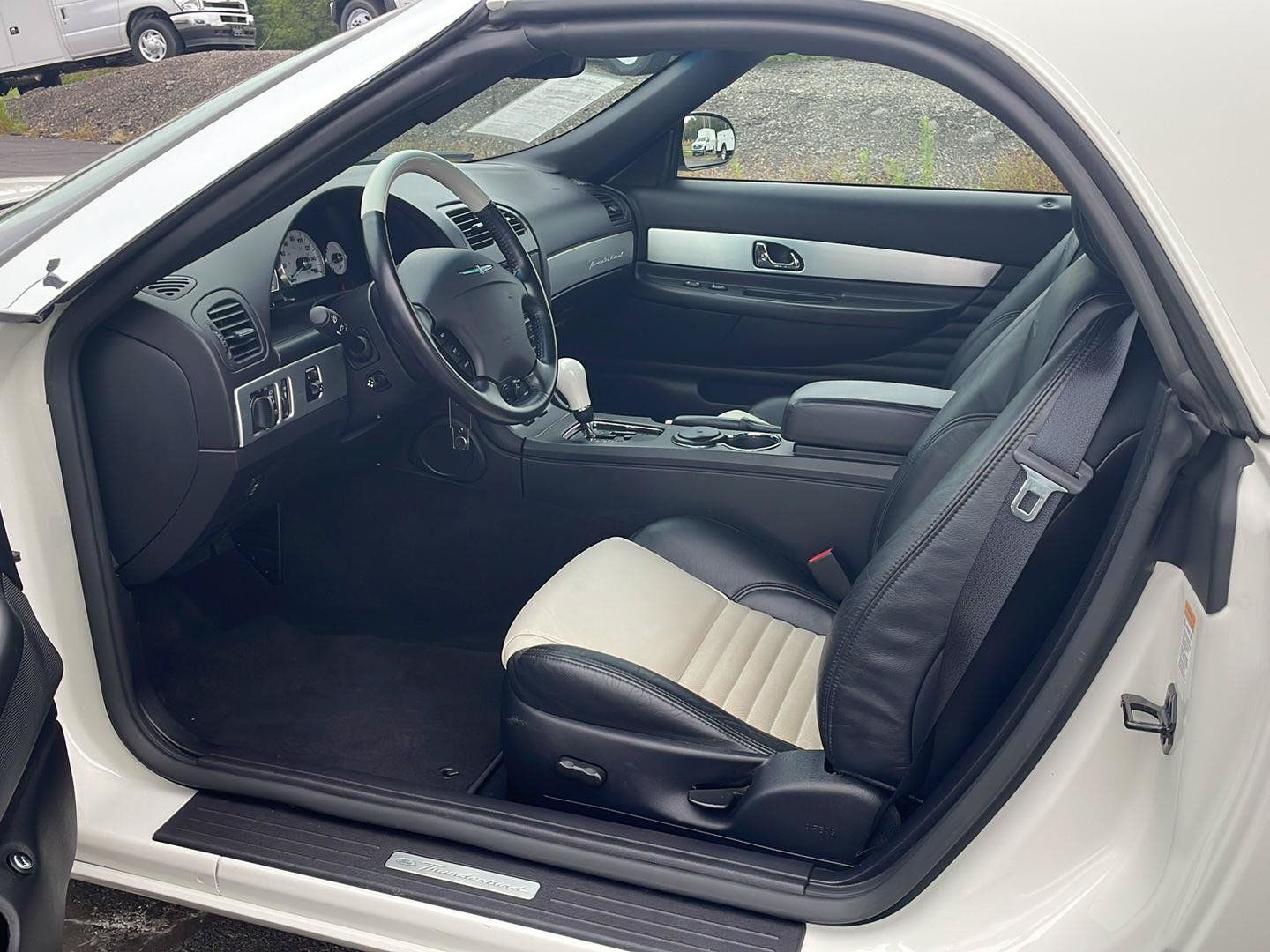 Used 2003 Ford Thunderbird RWD image 10