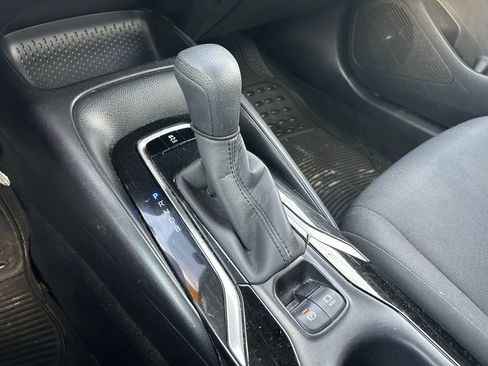 Used 2020 Toyota Corolla LE FWD image 27