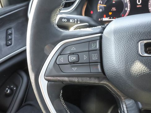 New 2025 Jeep Grand Cherokee Limited w/ Luxury Tech Group II image 24