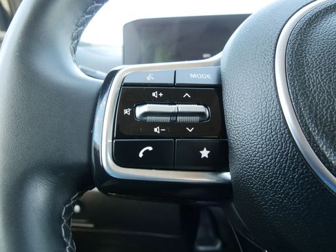 Certified 2024 Kia Sorento S image 22