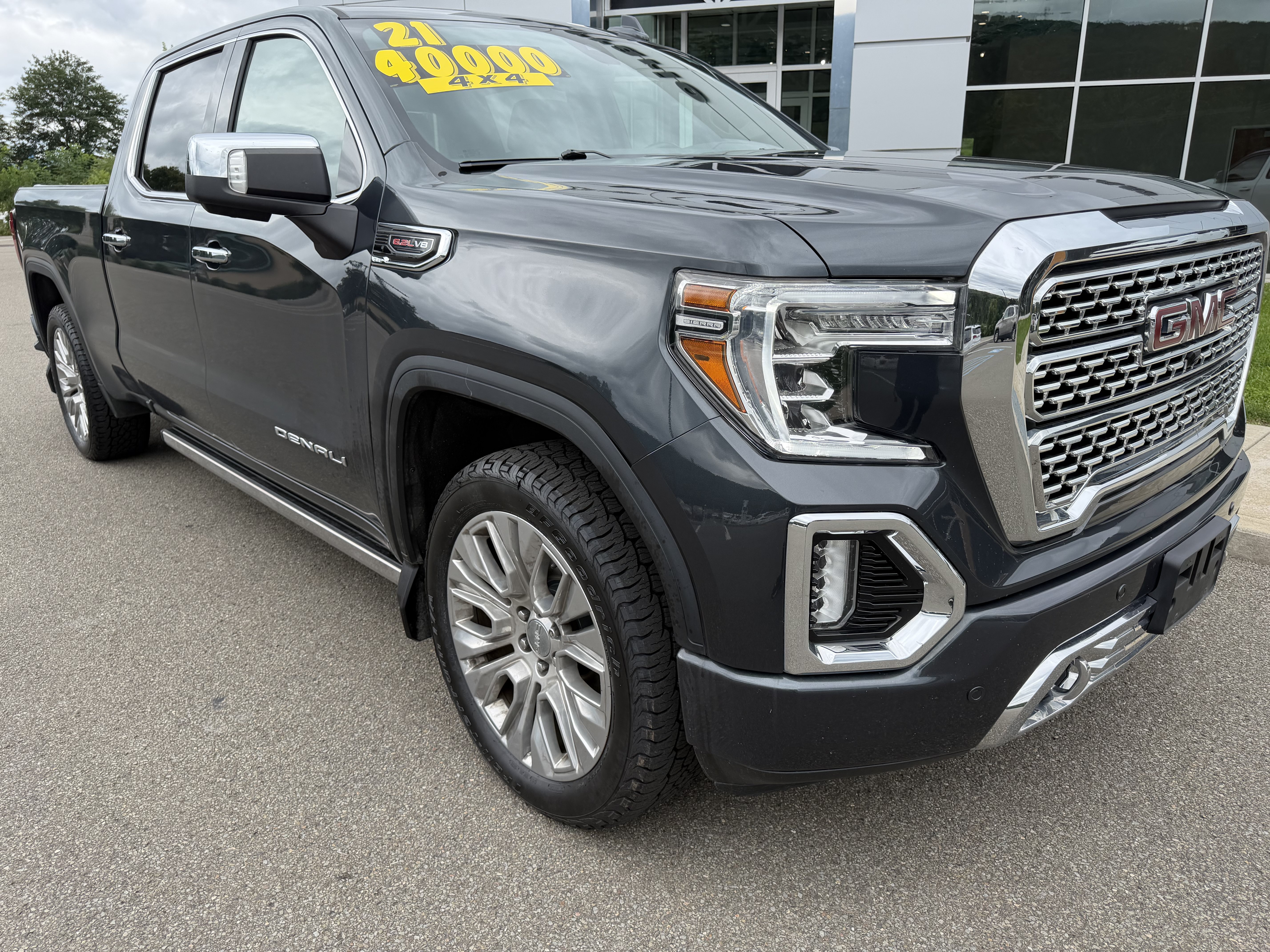 Used 2021 GMC Sierra 1500 Denali w/ Denali Ultimate Package AWD/4WD image 4