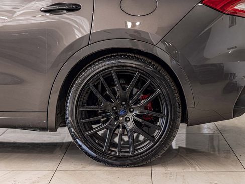 Used 2019 Maserati Levante S GranSport image 7