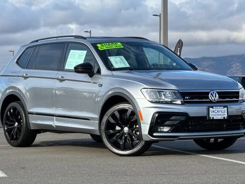 Certified 2020 Volkswagen Tiguan SE R-Line image 2