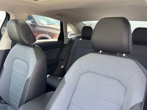 New 2026 Volkswagen Jetta SE FWD image 11