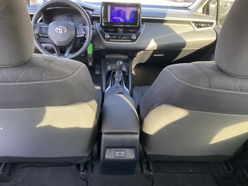 Used 2024 Toyota Corolla LE FWD image 17