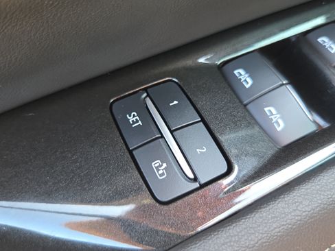 Used 2024 Cadillac Escalade Premium Luxury w/ Performance Package AWD/4WD image 31