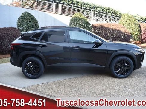 Used 2024 Chevrolet Trax ACTIV w/ Sunroof Package image 11