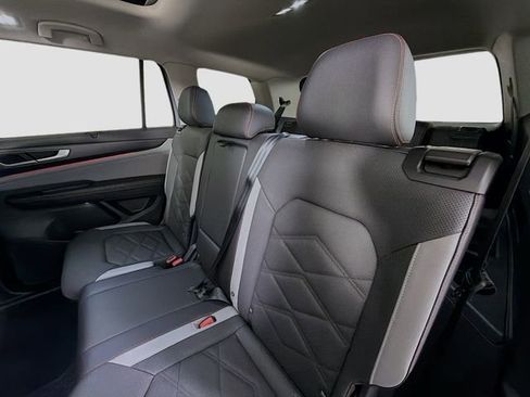 New 2025 Volkswagen Atlas Peak Edition SE image 22