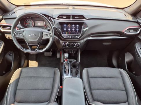 Used 2021 Chevrolet TrailBlazer RS w/ Sun and Liftgate Package image 11