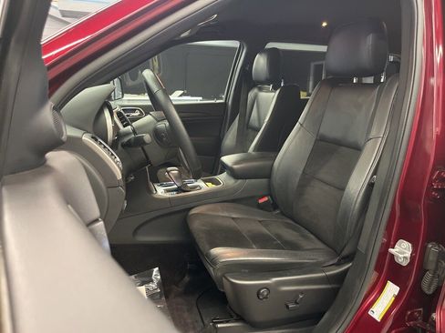 Used 2018 Jeep Grand Cherokee Laredo image 12