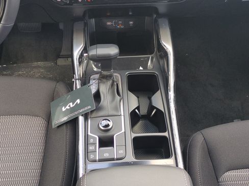 New 2026 Kia Sorento LX FWD image 18