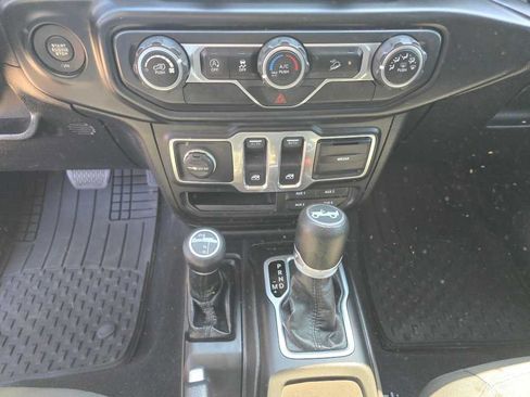 Used 2018 Jeep Wrangler Sport AWD/4WD image 13