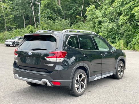 Used 2023 Subaru Forester Touring AWD/4WD image 5