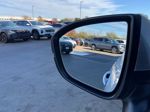 Used 2025 Nissan Pathfinder SV image 20