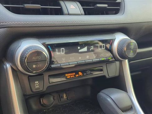 Used 2019 Toyota RAV4 XLE FWD image 19