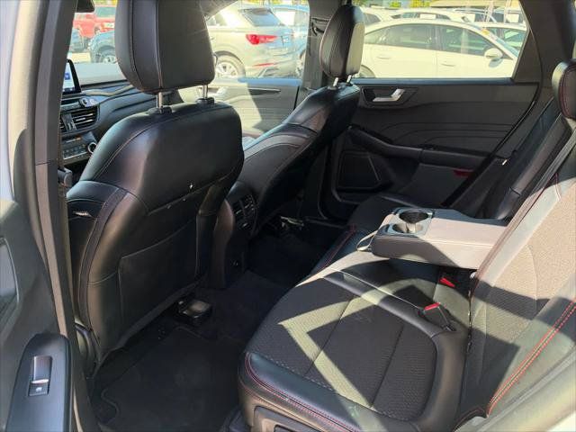 Used 2025 Ford Escape ST-Line Select AWD/4WD image 6