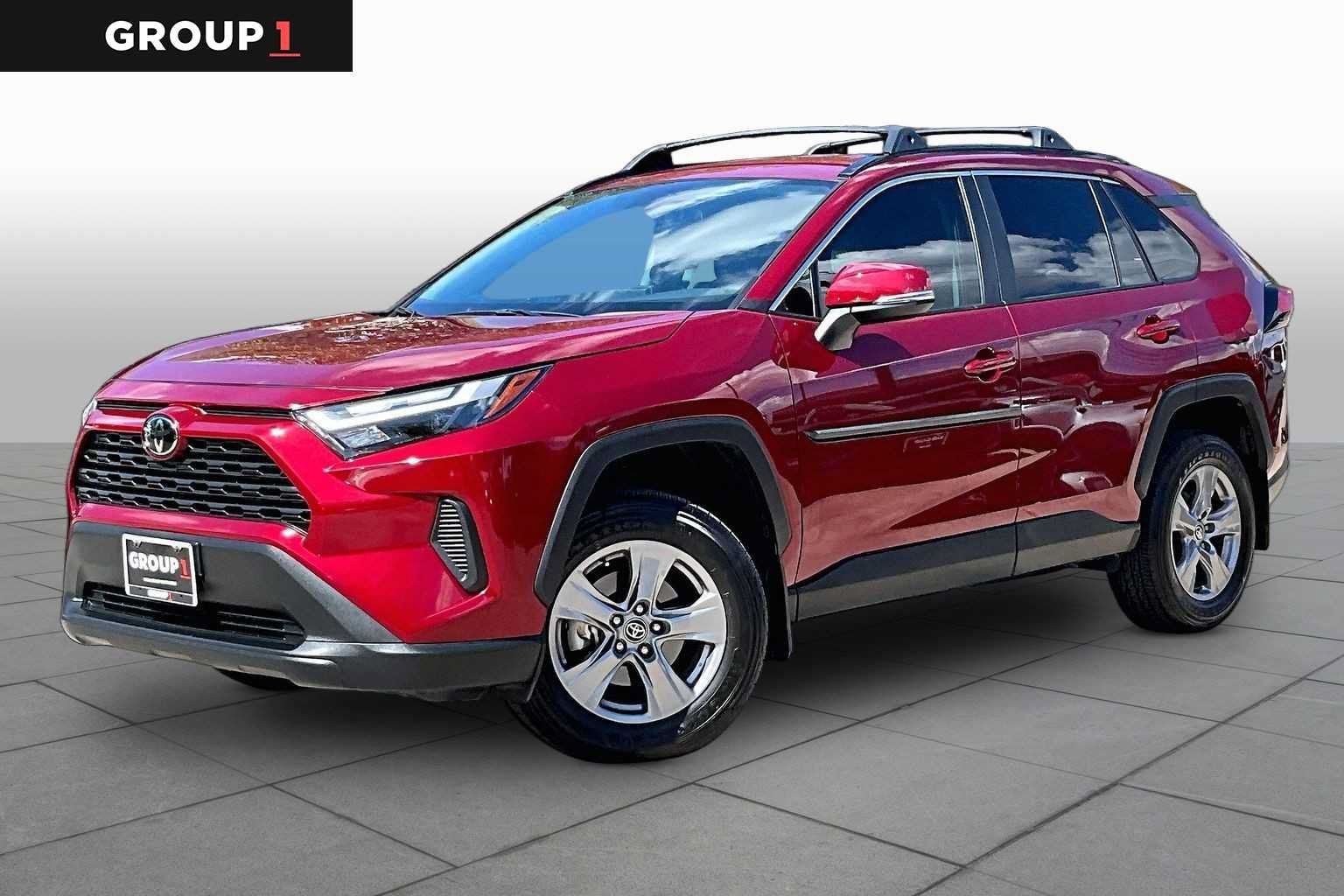 Used 2025 Toyota RAV4 XLE FWD image 1