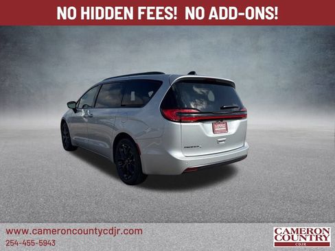 New 2026 Chrysler Pacifica Select w/ S Appearance Package FWD image 5