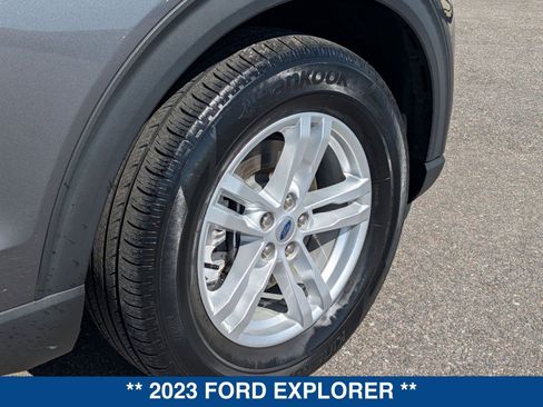Certified 2023 Ford Explorer XLT image 12