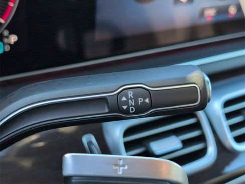 Used 2025 Mercedes-Benz GLS 450 4MATIC image 14